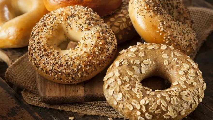 7 nhóm thực phẩm chứa nhiều muối nhưng không có vị mặn cần lưu ý