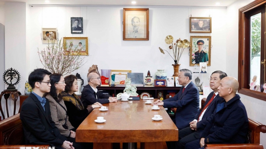 Tổng Bí thư Tô Lâm dâng hương tưởng niệm 120 năm Ngày sinh Thủ tướng Phạm Văn Đồng