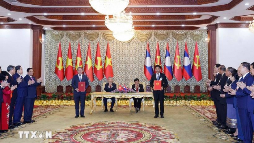 Tổng Bí thư Tô Lâm chứng kiến lễ trao các văn kiện hợp tác Việt Nam – Lào