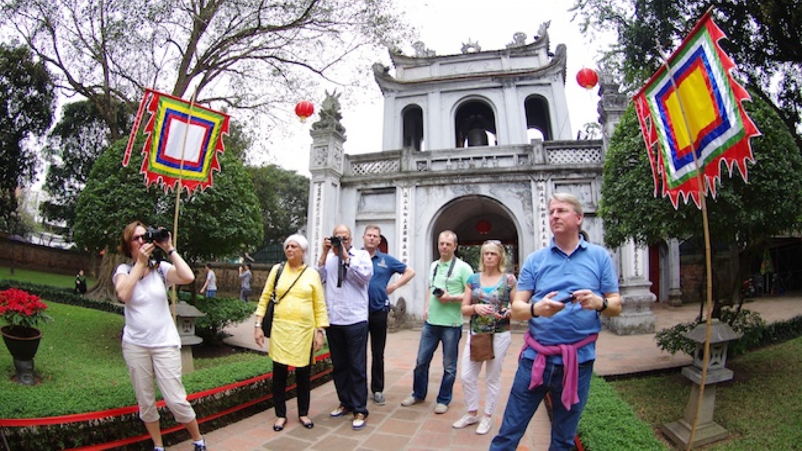 UK flight searches to Hanoi surge 103% amid cold weather, falling fares