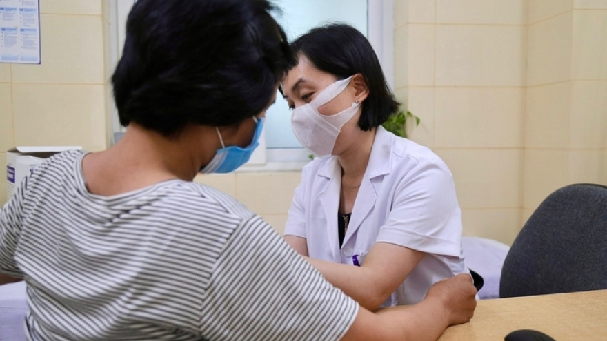 Trước đơn thuốc 'vắt kiệt' gia tài - Người bệnh ung thư chọn bán nhà hay bán mạng?