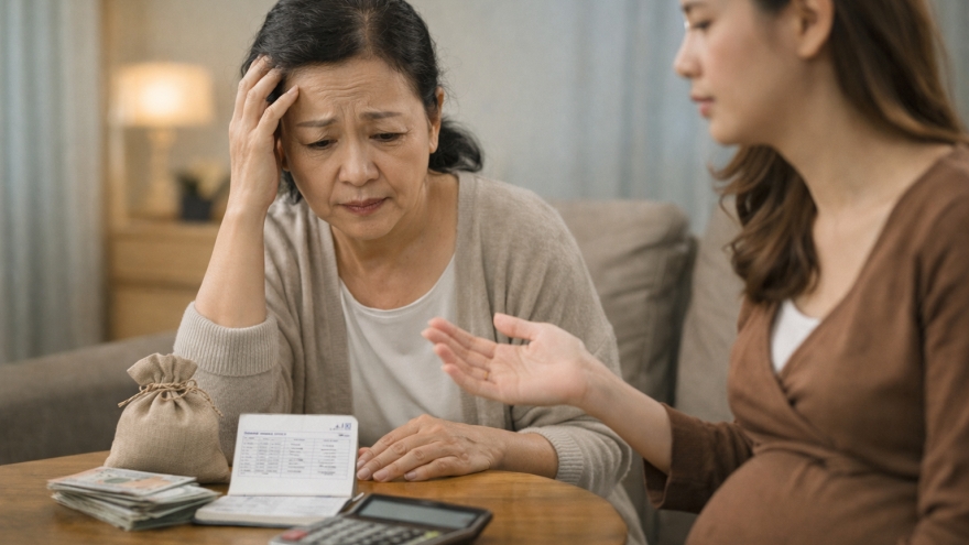 Vừa nghỉ chế độ 178, tôi bối rối khi con gái hỏi vay tiền mua nhà trước ngày sinh