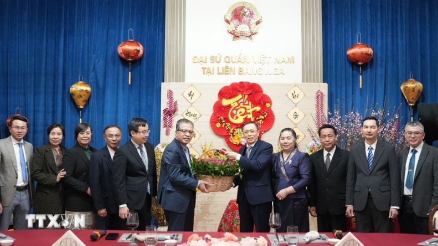 Vietnam, Laos share festive spirit ahead of Lunar New Year 2026