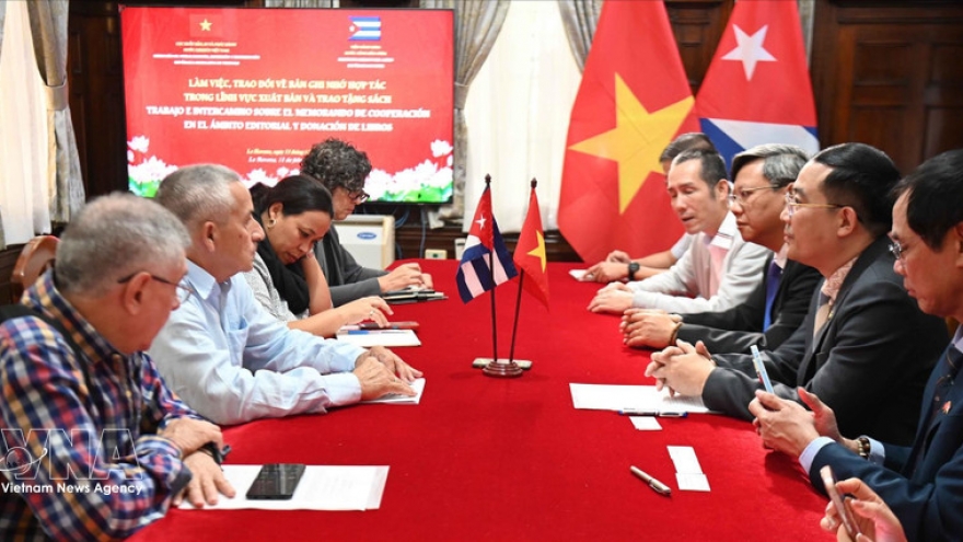 Vietnam, Cuba step up cooperation in book publishing