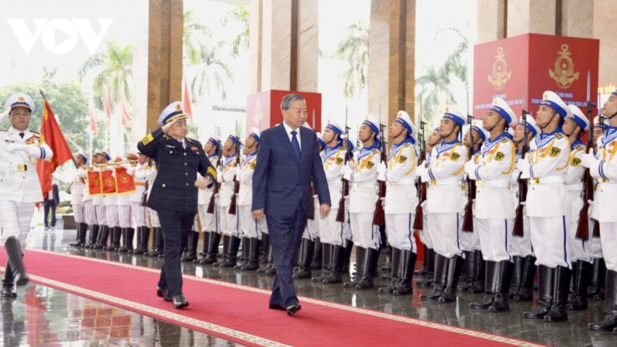Party General Secretary attends Navy’s third People’s Armed Forces Hero ceremony
