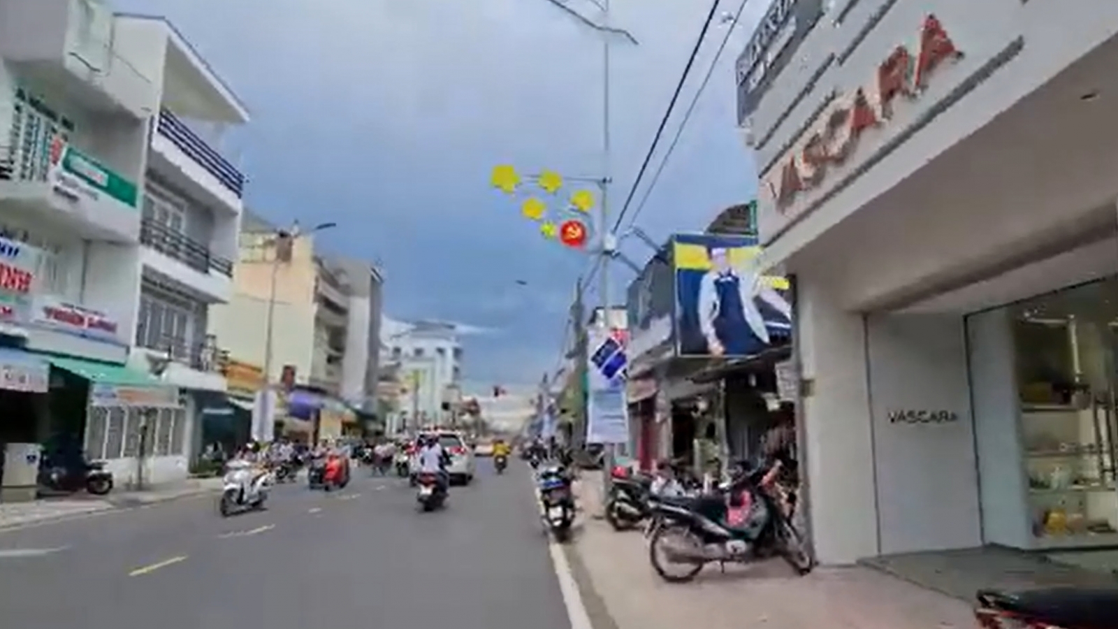 Vĩnh Long tạm thời cắt giao thông để tổ chức đón năm mới