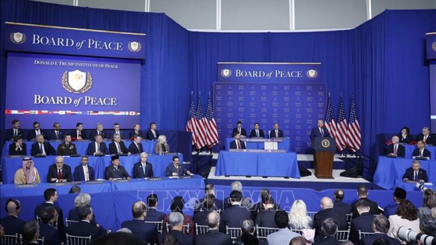 Tổng Bí thư gặp lãnh đạo các nước nhân dịp tham dự khai mạc Hội đồng Hòa bình