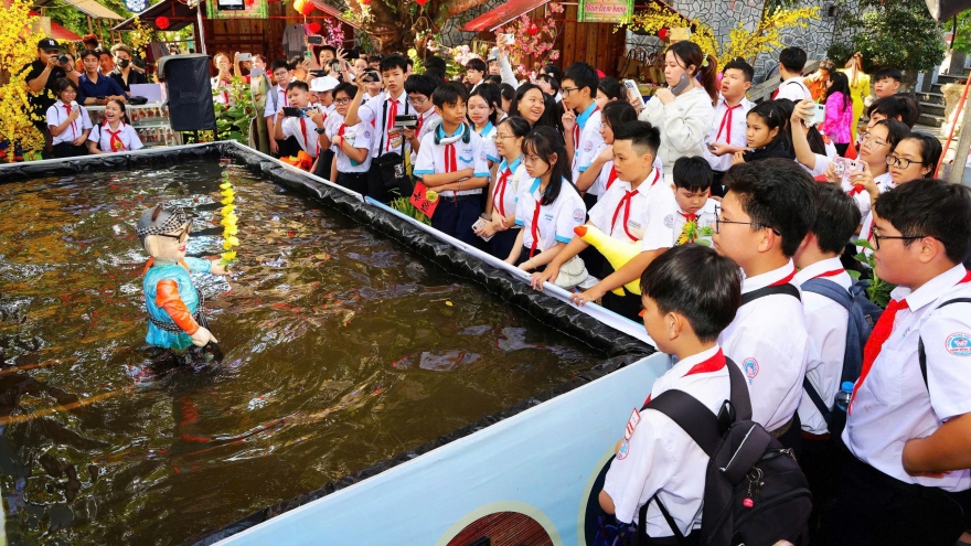 Lan toả giá trị văn hoá truyền thống tại Sắc Xuân miệt vườn