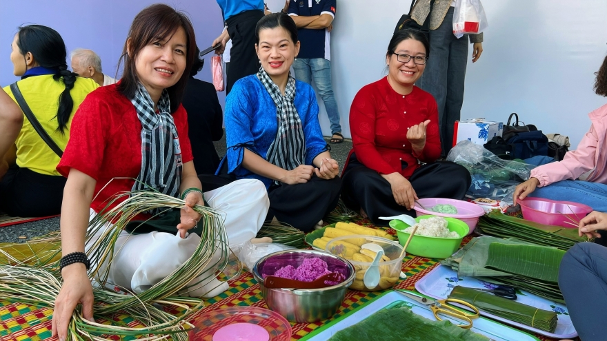 Chợ Tết công đoàn Cần Thơ tạo “mùa Tết vui” cho người lao động