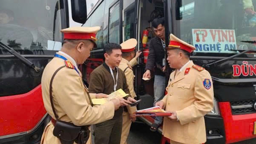 Hà Nội siết chặt quản lý vận tải hành khách dịp cận Tết