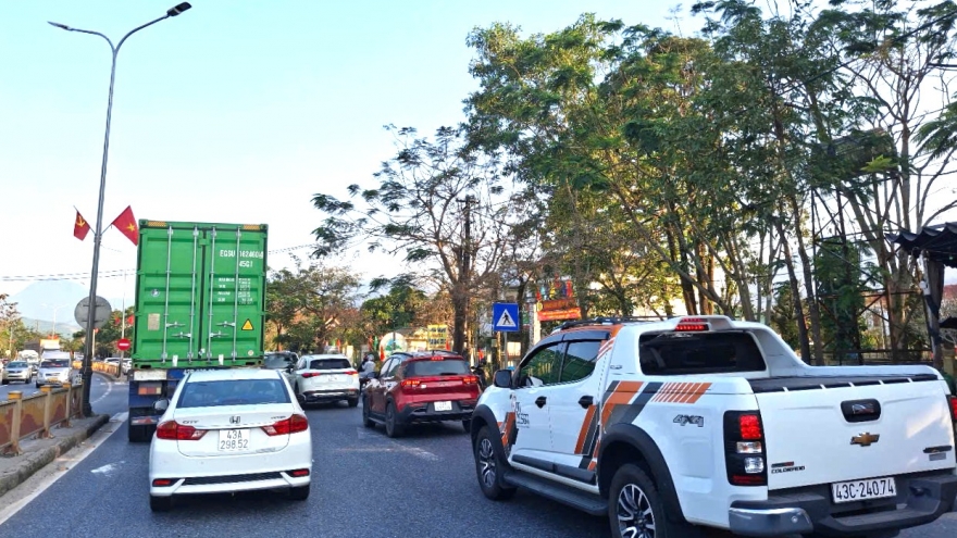 Lưu lượng người, phương tiện  trở lại phía Nam làm việc tăng cao