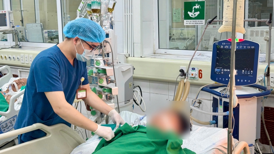 Uống rượu liên tục dịp Tết, người đàn ông nguy kịch vì xuất huyết tiêu hóa