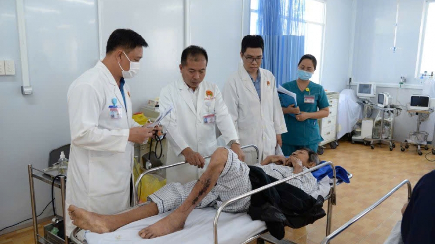 Kẹt xe ngày Tết, sản phụ sinh con ngay trên taxi