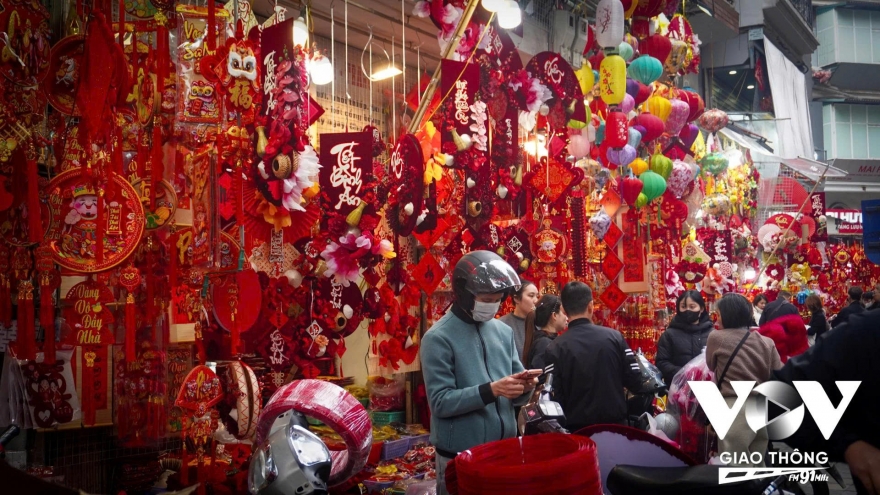 Rộn ràng xuống chợ, ngắm Tết, ngắm hoa