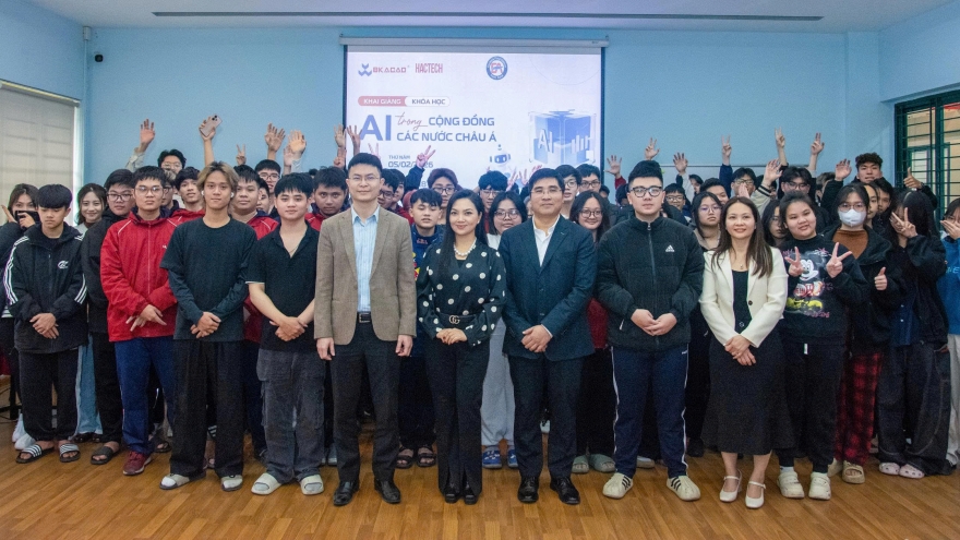 Sinh viên BTEC học tập cùng chuyên gia AI