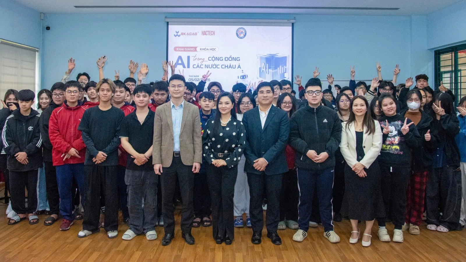 Sinh viên BTEC học tập cùng chuyên gia AI