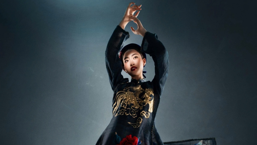 NTK Vũ Việt Hà - Người bền bỉ giữ hồn áo dài Việt