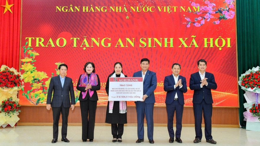 Agribank chung tay cùng ngành Ngân hàng mang Tết ấm đến vùng sâu, vùng xa của Tổ quốc