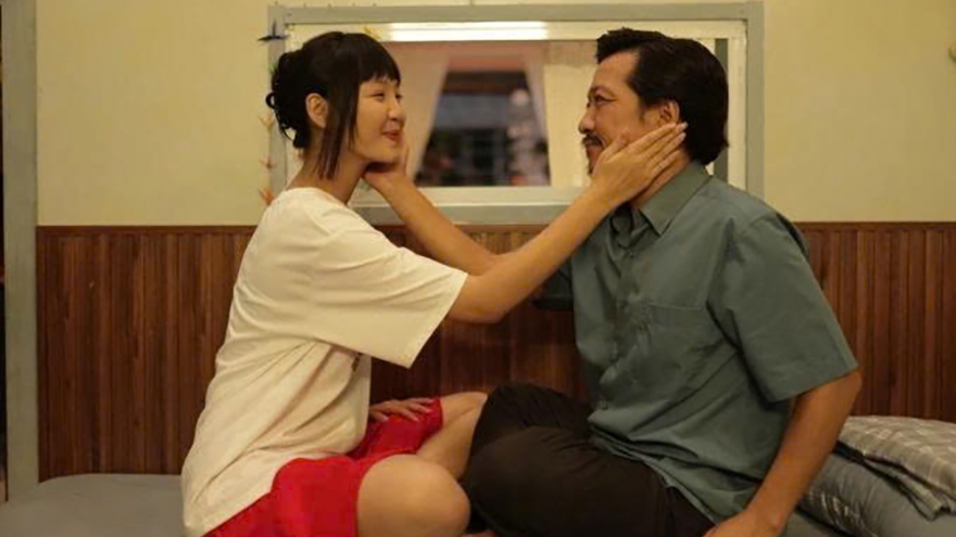 "Nhà ba tôi một phòng" của Trường Giang cán mốc doanh thu 100 tỷ đồng