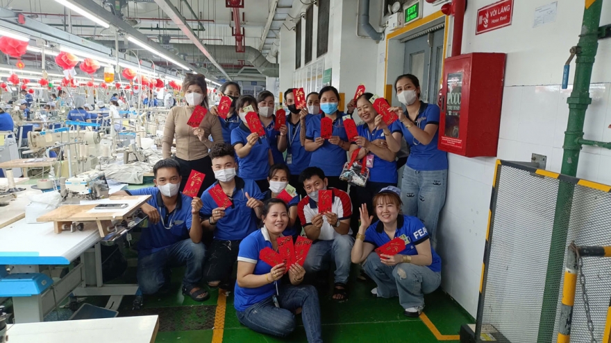 Công nhân Đồng Nai, TP.HCM trở lại nhà xưởng, kỳ vọng đơn hàng dồi dào