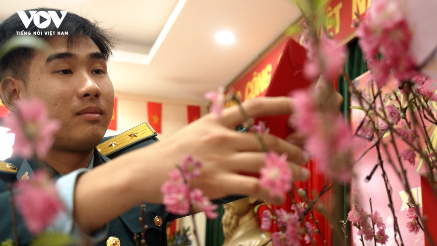 Những “mắt thần” quét sóng canh giữ bầu trời Tổ quốc bình yên ngày Tết