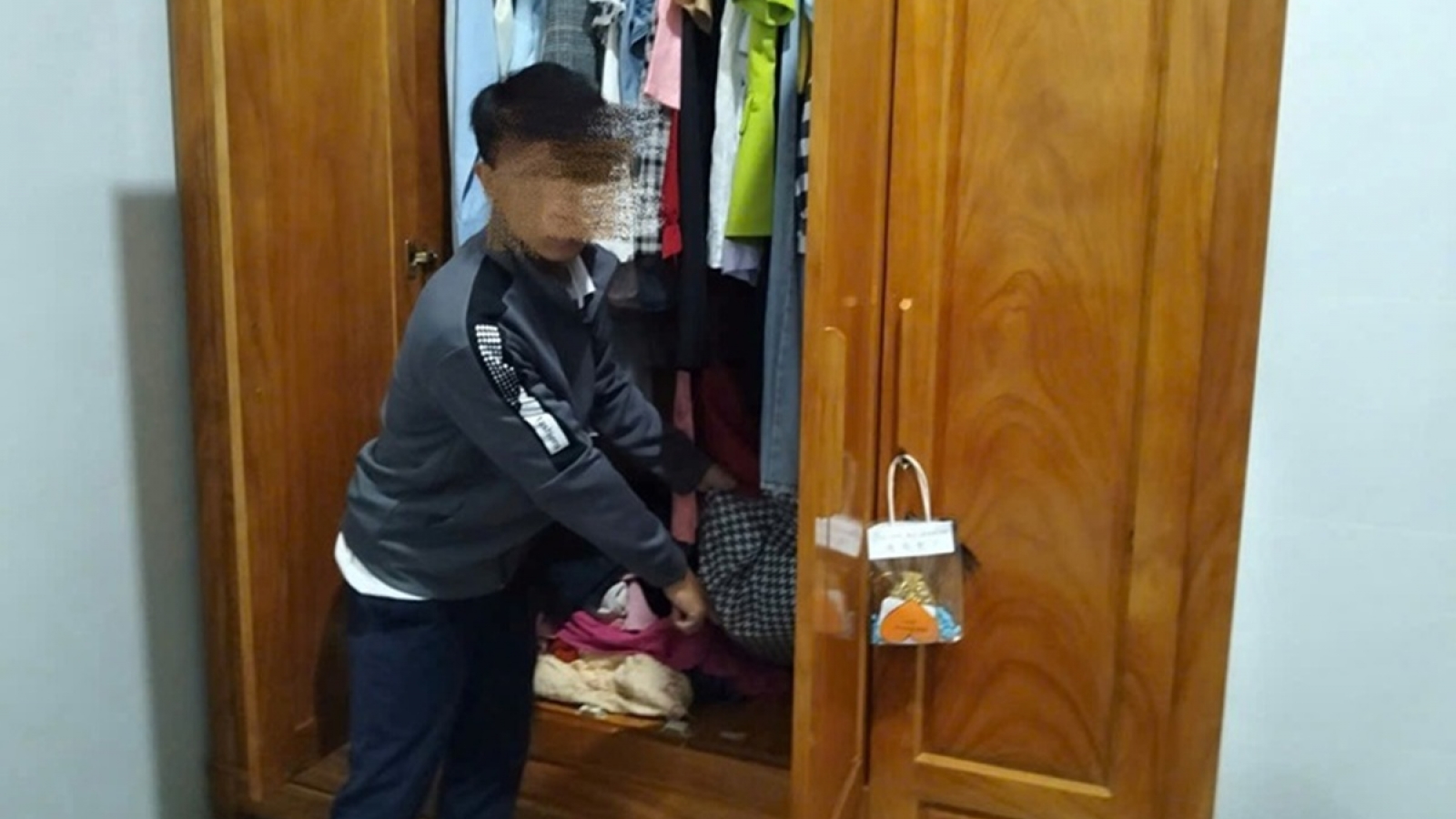 1 giờ truy xét đối tượng trộm vàng