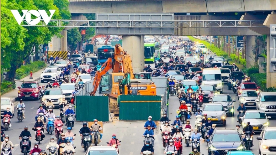 Hà Nội dựng rào chắn hơn 1,2km đường Nguyễn Trãi, di chuyển thế nào?