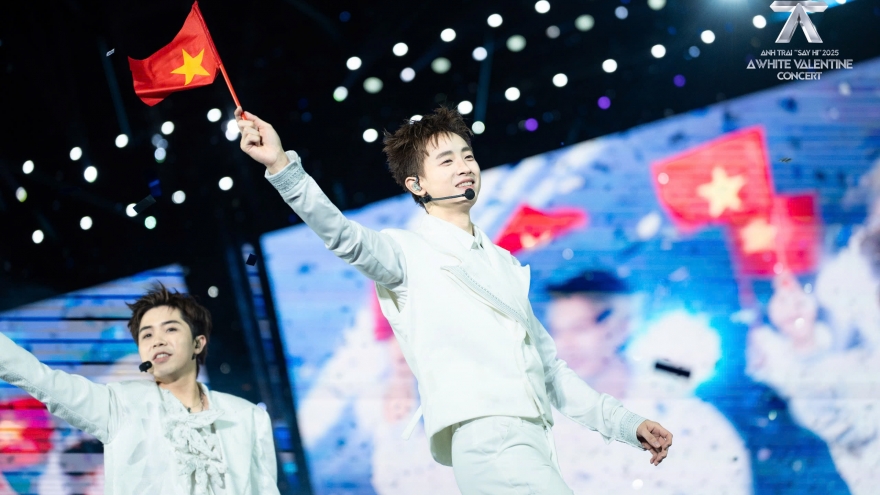 Dàn Anh trai khuấy động Mỹ Đình trong concert Valentine đặc biệt