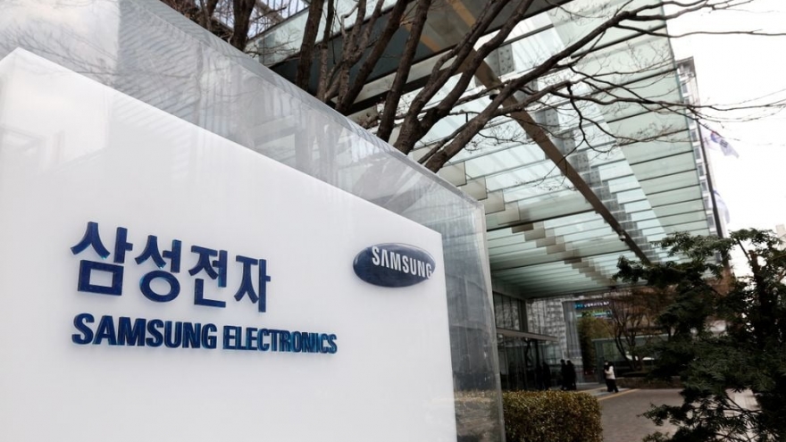 Lãnh đạo mảng smartphone Samsung bị cấm bay hạng thương gia