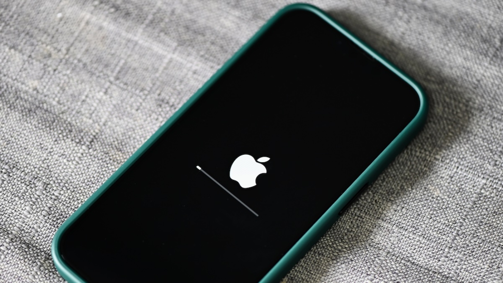 Người dùng iPhone và iPad đời cũ nên tải bản cập nhật ngay