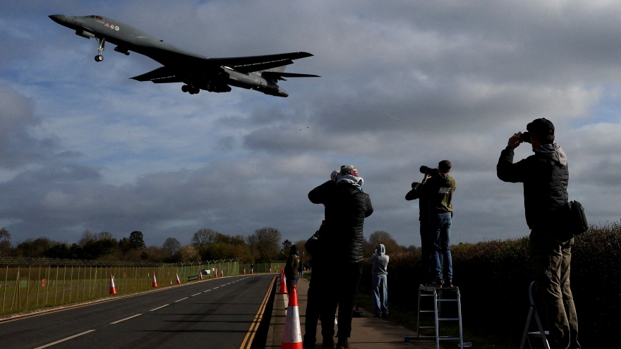 Anh cho phép Mỹ sử dụng căn cứ quân sự trên lãnh thổ của mình để không kích Iran