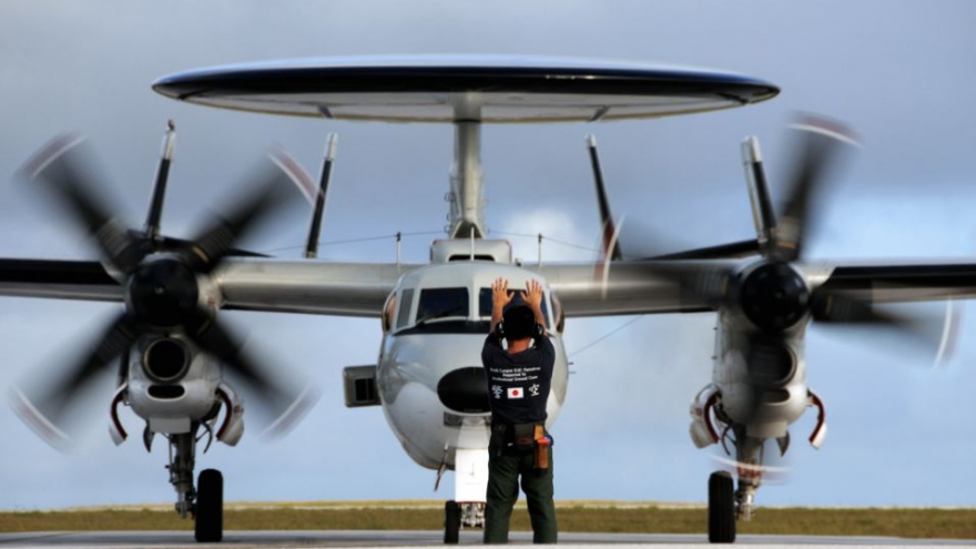 Mỹ tung “mắt thần Hawkeye” áp sát Trung Đông, đối phó UAV và tên lửa Iran