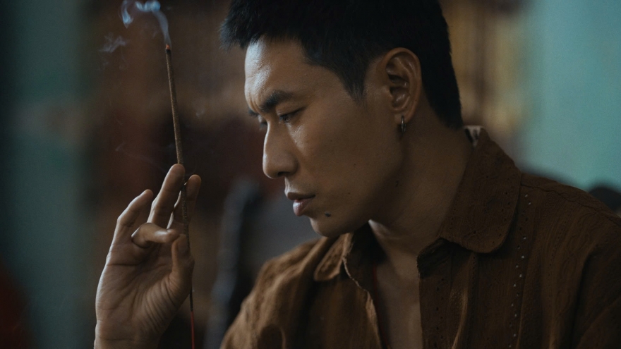 Kiều Minh Tuấn hóa pháp sư trừ tà trong phim kinh dị “Phí Phông”