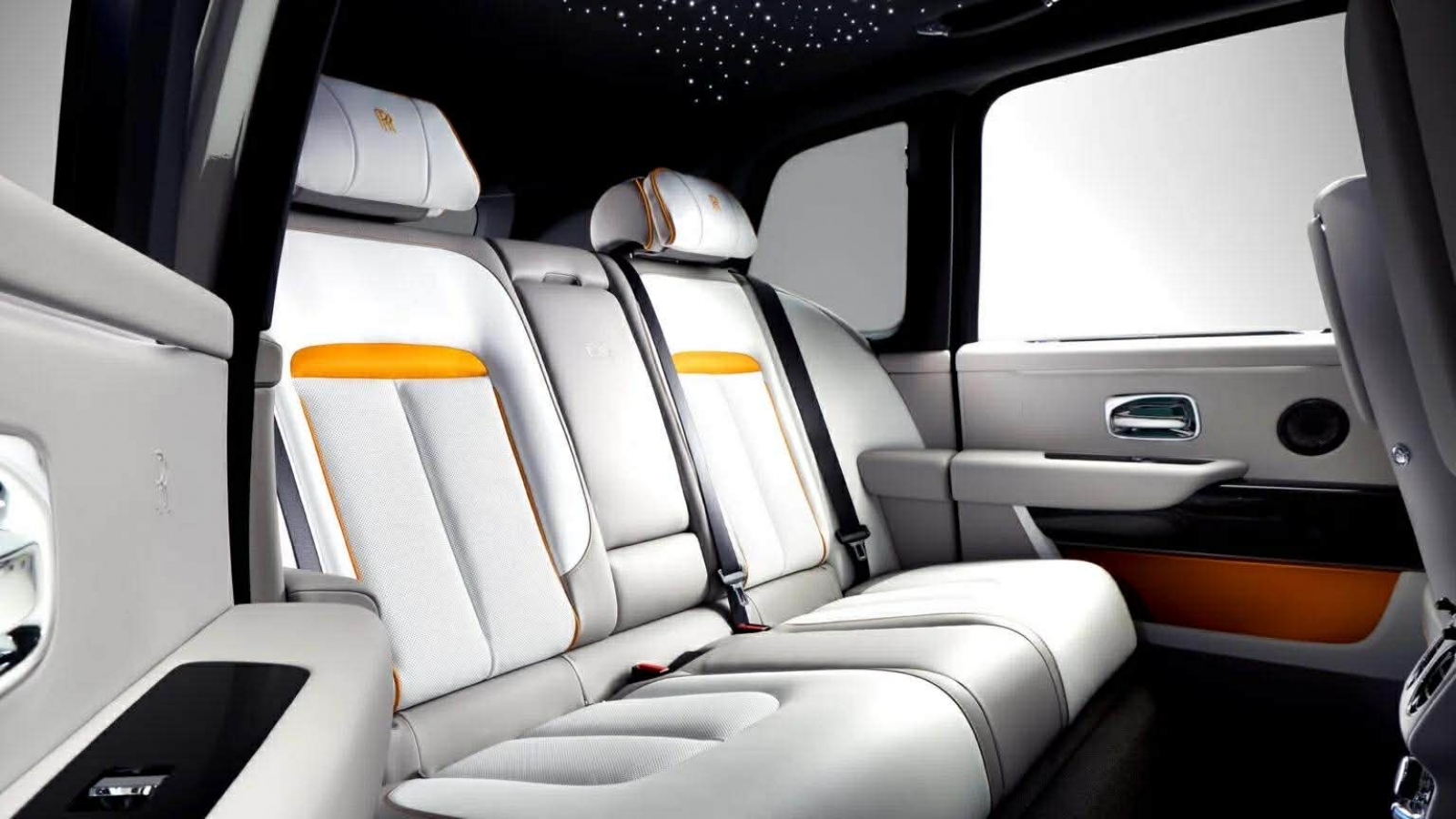 SUV siêu sang Rolls-Royce Cullinan bị triệu hồi vì lỗi dây đai ghế sau