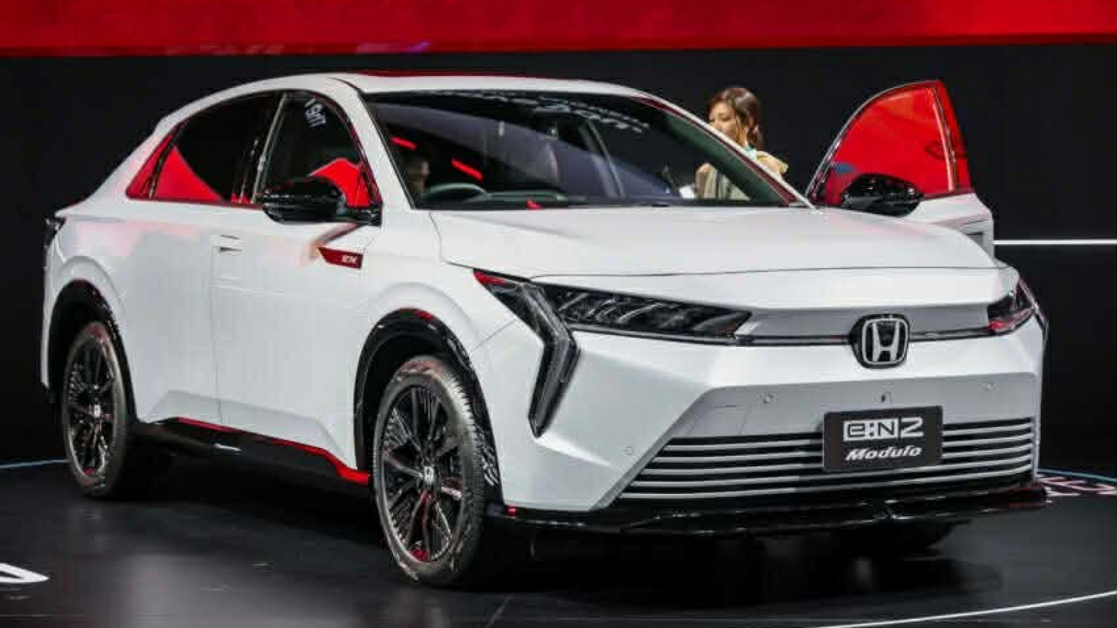 Xe điện Honda e:N2 ra mắt, giá hơn 1,1 tỷ đồng