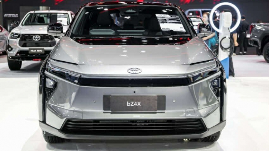 Toyota bZ4X 2026 ra mắt Đông Nam Á với hai phiên bản, nâng cấp toàn diện