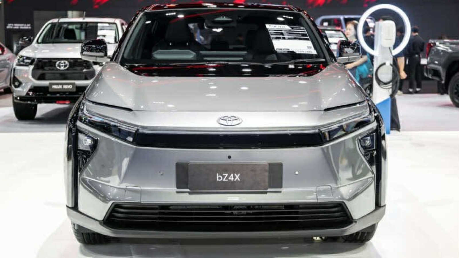 Toyota bZ4X 2026 ra mắt Đông Nam Á với hai phiên bản, nâng cấp toàn diện