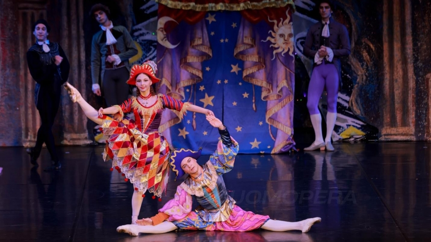 Thế giới cổ tích rực rỡ của “Kẹp hạt dẻ” trên sân khấu Nhà hát Hồ Gươm