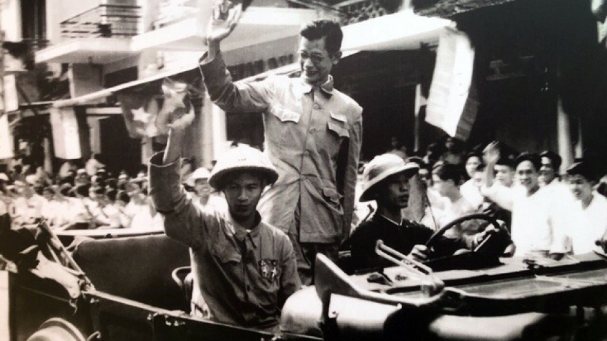 “Quê tôi giải phóng” và cảm xúc vỡ òa của một thời lịch sử