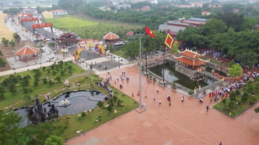 Ninh Bình: Cần làm rõ hoạt động tâm linh và dòng tiền tại Đền Lảnh Giang