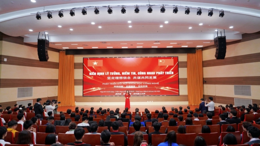 Vietnamese, Chinese youth deepen exchanges through “Red Journey”