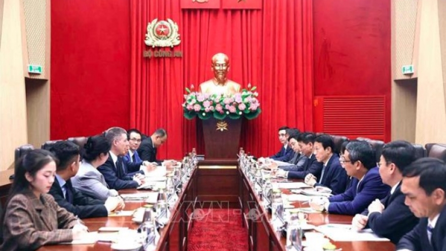Public Security Minister discusses Vietnam-US economic ties with AWS leader