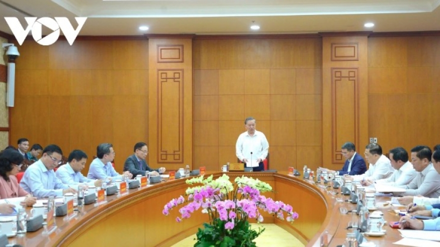 Party leader stresses gradual rebalancing of trade while maintaining growth