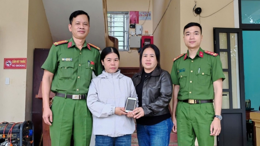 Một phụ nữ ở Quảng Trị chủ động trả lại 500 triệu đồng do người khác chuyển nhầm