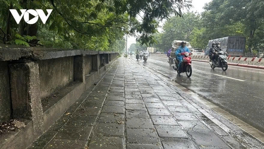 Cold air mass brings showers and cooler nights to Northern Vietnam