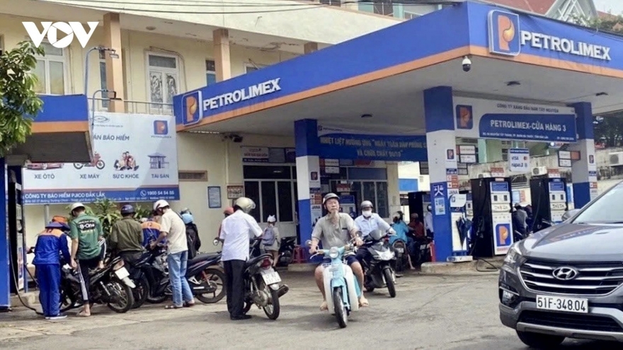 Fuel prices surge again in Vietnam, RON 95 exceeds VND27,000 per litre