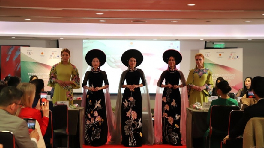 Journey to bring Vietnam’s Ao dai to  global fashion stage