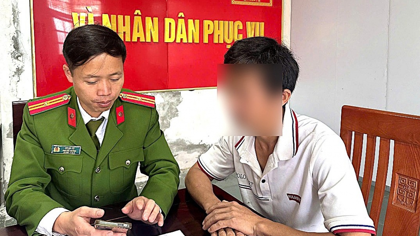 Lừa đảo “cào vé livestream” trúng thưởng hơn 2,3 tỷ đồng