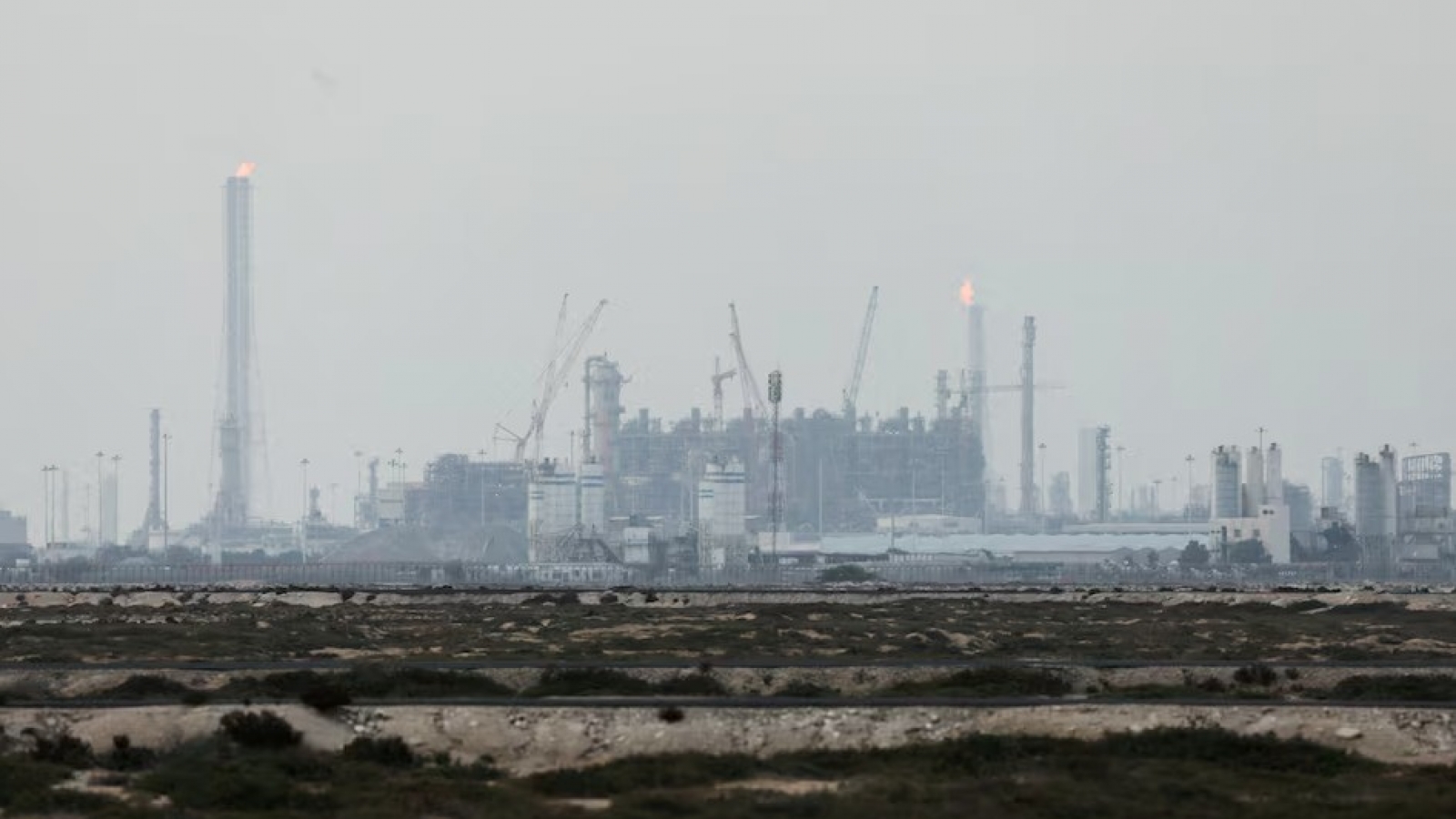 Các cuộc tấn công của Iran làm tê liệt 17% công suất LNG của Qatar