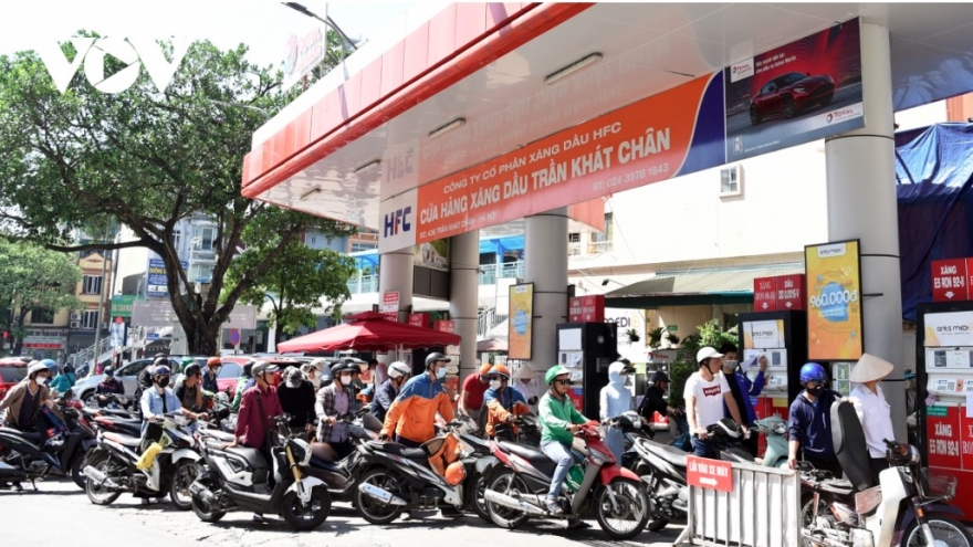 Vietnam has no immediate need to tap national petroleum reserves